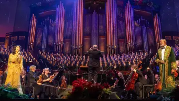 Backdrop to the movie "Hope of the Season: Christmas with The Tabernacle Choir" #1636711