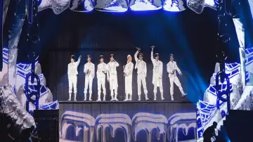 Backdrop to the movie "Stray Kids: The dominATE Experience" #516822