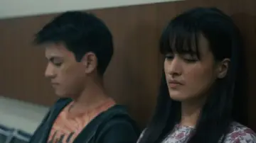 Backdrop to the movie "Ayah, Ini Arahnya Ke Mana, Ya?" #796702