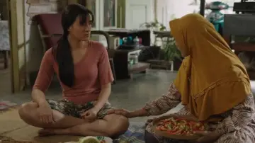 Backdrop to the movie "Ayah, Ini Arahnya Ke Mana, Ya?" #796709