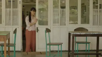 Backdrop to the movie "Ayah, Ini Arahnya Ke Mana, Ya?" #796720