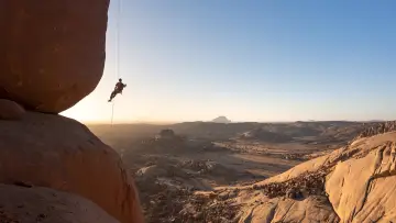 Backdrop to the movie "Tissalatine - Le Rappel Du Hoggar" #966986
