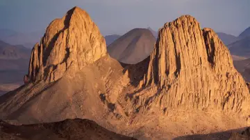 Backdrop to the movie "Tissalatine - Le Rappel Du Hoggar" #966991