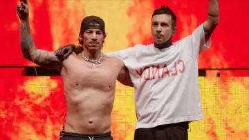 Backdrop to the movie "Twenty One Pilots: More Than We Ever Imagined" #534192