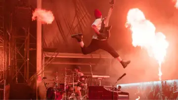 Backdrop to the movie "Twenty One Pilots: More Than We Ever Imagined" #534196