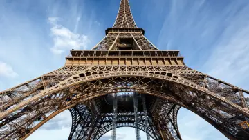 Backdrop to the movie "Tour Eiffel : les 10 secrets de l