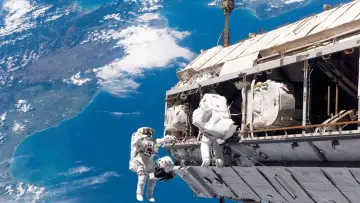 Backdrop to the movie "La Station spatiale internationale - Missions à haut risque" #1141988