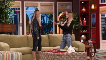 Backdrop to the movie "Hannah Montana 20th Anniversary Special" #795977
