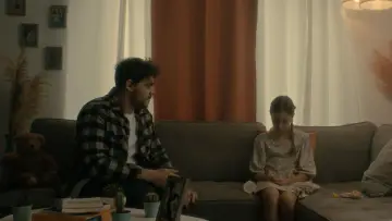 Backdrop to the movie "New Life, Hard Choice" #795040