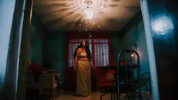 Backdrop to the movie "Enluarada" #929050