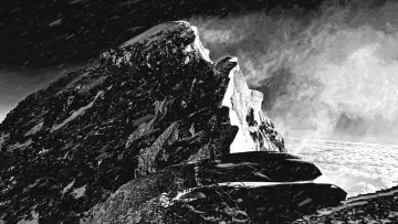 Backdrop to the movie "The Death Zone" #1580020
