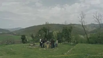 Backdrop to the movie "E se ora, lontano - Un
