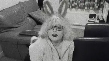Backdrop to the movie "Pet Bunny" #776153