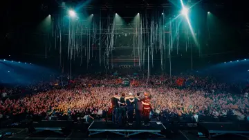 Backdrop to the movie "Landmvrks au Zénith de Paris" #1142200