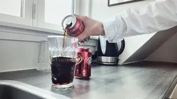 Backdrop to the movie "Doctor Coke" #1212186