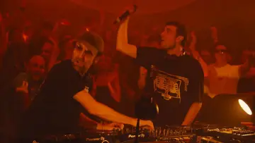 Backdrop to the movie "Fred again.. & Thomas Bangalter: Live at Alexandra Palace in London (USB002)" #790870