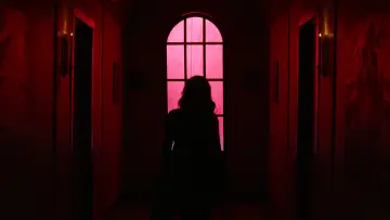 Backdrop to the movie "EVACATION" #799801