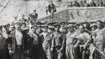 Backdrop to the movie "La vallée de l