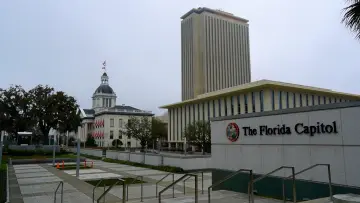 Backdrop to the movie "The Road to Old Florida" #825756