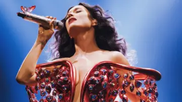 Backdrop to the movie "Katy Perry: The Lifetimes Tour - Live from Paris" #833169