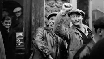 Backdrop to the movie "1936: The Popular Front, Between Joy and Anger" #844749