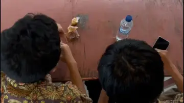 Backdrop to the movie "Beranjak Dewasa" #822485
