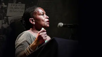 Backdrop to the movie "Christiane Taubira : une loi pour mémoire" #820015