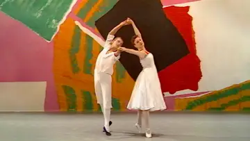 Backdrop to the movie "Rambert Dance Company - Igor Stravinsky: Pulcinella & Soldat" #1584282