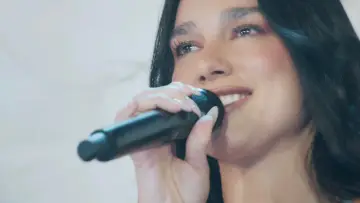 Backdrop to the movie "Dua Lipa: Live From Mexico" #816815