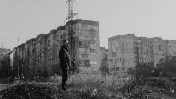 Backdrop to the movie "Notes From a Besieged City" #933024
