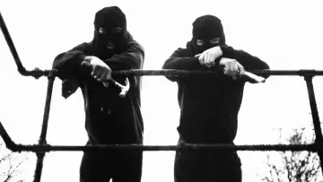 Backdrop to the movie "Two Balaclavas" #822903