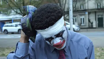 Backdrop to the movie "Clowning Around" #824204