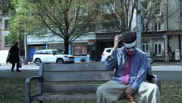 Backdrop to the movie "Clowning Around" #824207