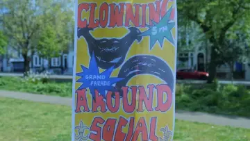 Backdrop to the movie "Clowning Around" #824218