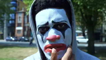 Backdrop to the movie "Clowning Around" #824219