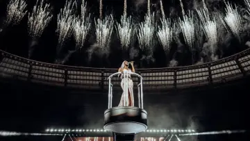 Backdrop to the movie "Aya Nakamura au Stade de France" #929242