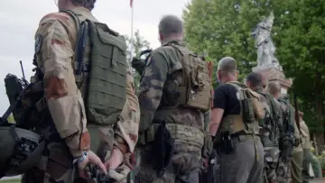 Backdrop to the movie "Europe, le choix des armes" #823211