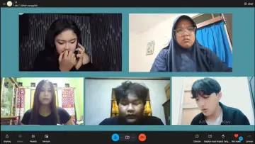 Backdrop to the movie "The Class: Online" #916188