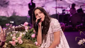 Backdrop to the movie "Billions Club Live with Olivia Rodrigo: A Concert Film" #823046