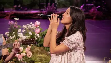 Backdrop to the movie "Billions Club Live with Olivia Rodrigo: A Concert Film" #823047