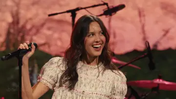 Backdrop to the movie "Billions Club Live with Olivia Rodrigo: A Concert Film" #823058