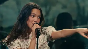 Backdrop to the movie "Billions Club Live with Olivia Rodrigo: A Concert Film" #823059