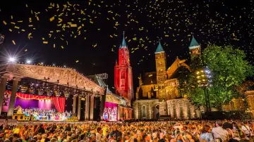 Backdrop to the movie "André Rieu