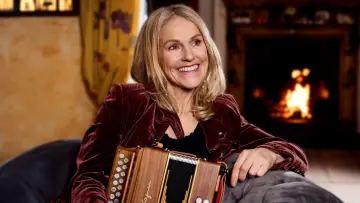 Backdrop to the movie "Tradfluencer - The Sharon Shannon Story" #917717