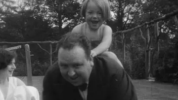 Backdrop to the movie "Alfred Hitchcock: The Unseen Home Movies" #1169366