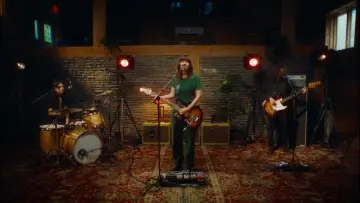 Backdrop to the movie "Courtney Barnett: Creature of Habit - Live At Levon Helm Studios" #957677