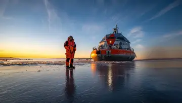 Backdrop to the movie "Tara Polar Station : mission au coeur de l