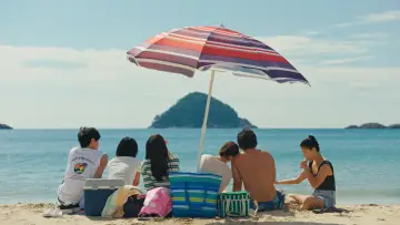 Backdrop to the movie "Beach Fictions" #1572421