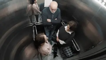 Backdrop to the movie "16 Plantas / 1 Ascensor" #1187548