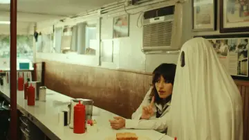 Backdrop to the movie "Lover of a Ghost" #1211030